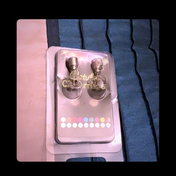 LED  never opened earrings - Picture 2 of 2